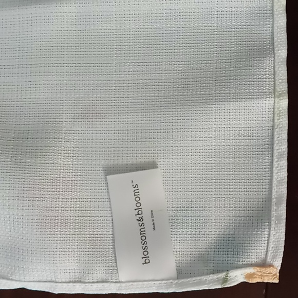 5 Piece Blossoms & Blooms Spring Flowered Square 18x18 Placemats - Picture 5 of 5